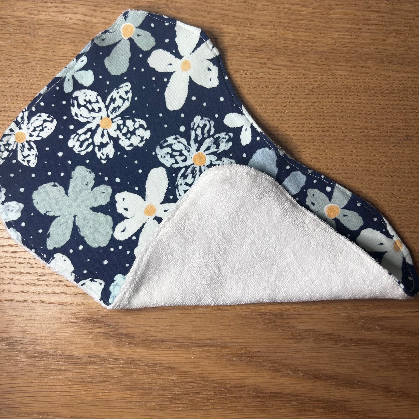 Winter Daisy Burp Cloth